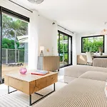 Villa Valescure Sun, Pines & Golf Retreat *