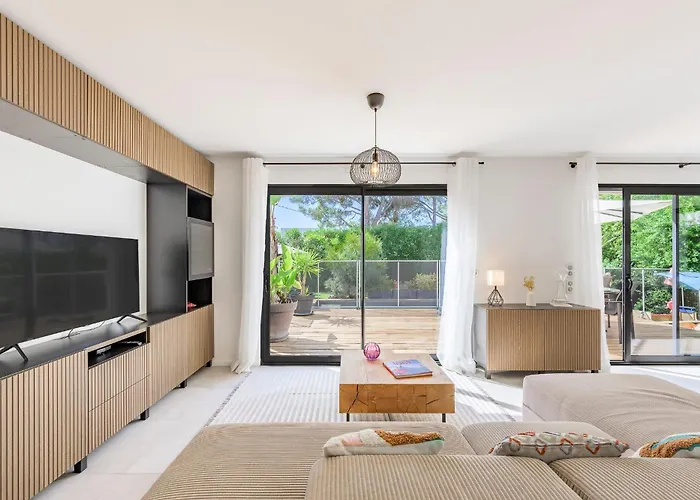 Villa Valescure Sun, Pines & Golf Retreat