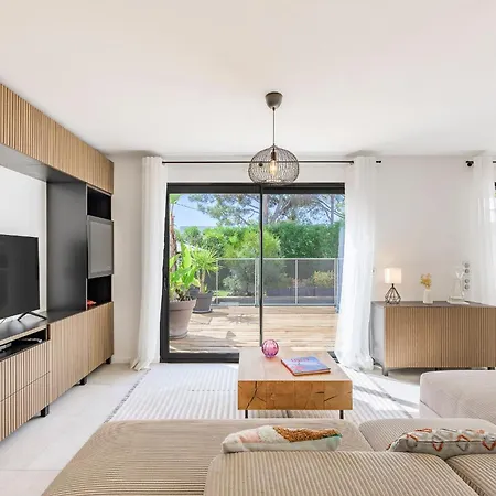 빌라 Valescure Sun, Pines & Golf Retreat