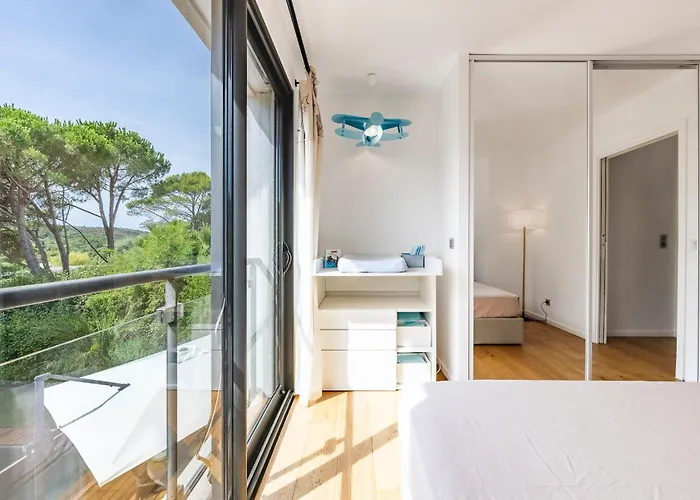 Villa Valescure Sun, Pines & Golf Retreat